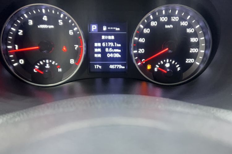 Used Kia kx1 Stonic 2019 1.4L Automatic Sport Edition China VI Odometer Close Up