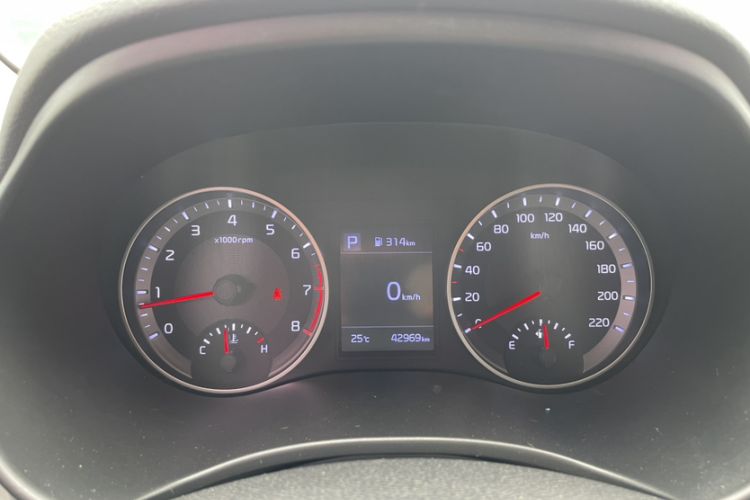 Used Kia kx1 Stonic 2019 1.4L Automatic Fun Edition China VI Odometer Close Up