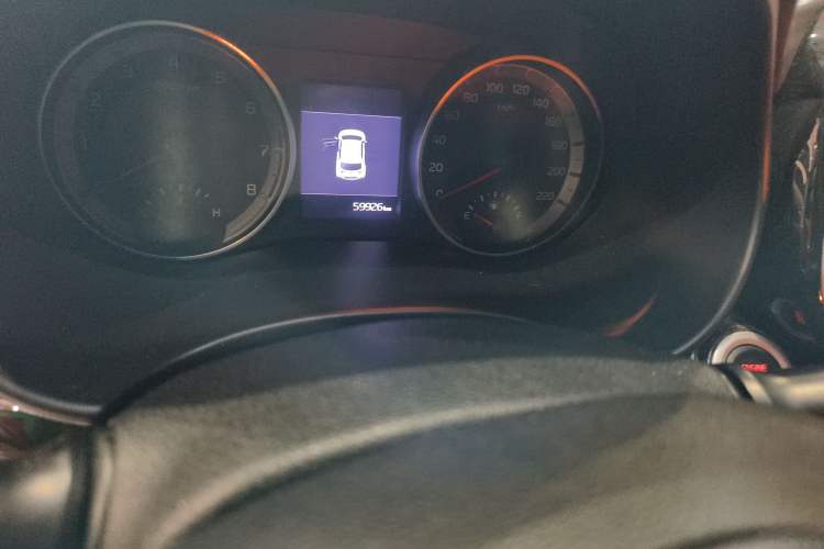 Used Kia kx1 Stonic 2019 1.4L Automatic Sport Edition China VI Odometer Close Up