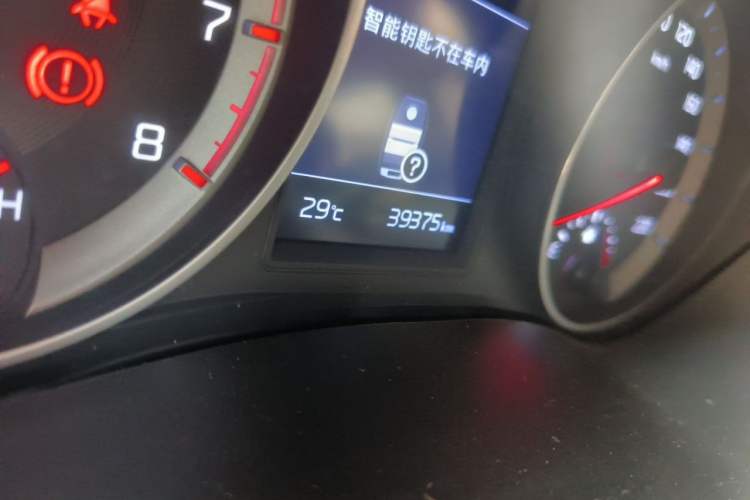 Used Kia kx1 Stonic 2019 1.4L Automatic Fun Edition China VI Odometer Close Up