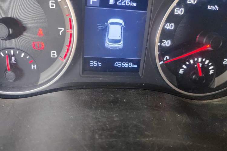 Used Kia kx1 Stonic 2019 1.4L Automatic Fashion Edition China VI Odometer Close Up