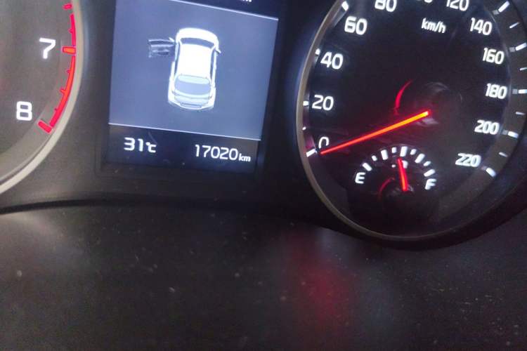 Used Kia kx1 Stonic 2019 1.4L Automatic Fun Edition China VI Odometer Close Up
