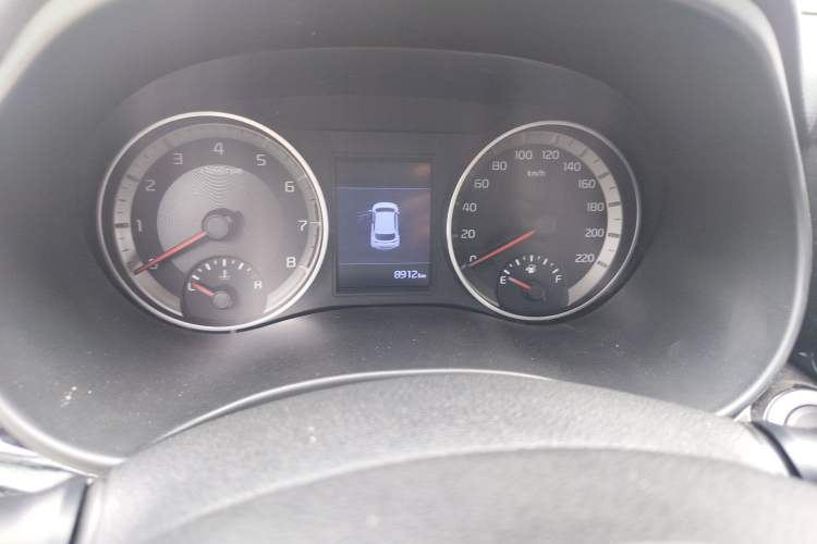 Used Kia kx1 Stonic 2019 1.4L Automatic Fun Edition China VI Odometer Close Up