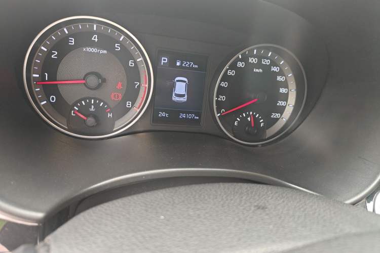 Used Kia kx1 Stonic 2019 1.4L Automatic Sport Edition China VI Odometer Close Up