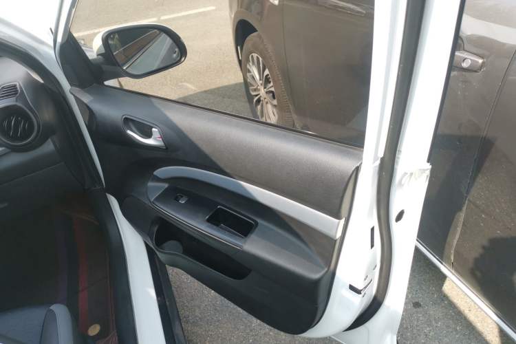 Used Kia kx1 Stonic 2019 1.4L Manual Fun Edition China VI Standard Right Front Door Interior