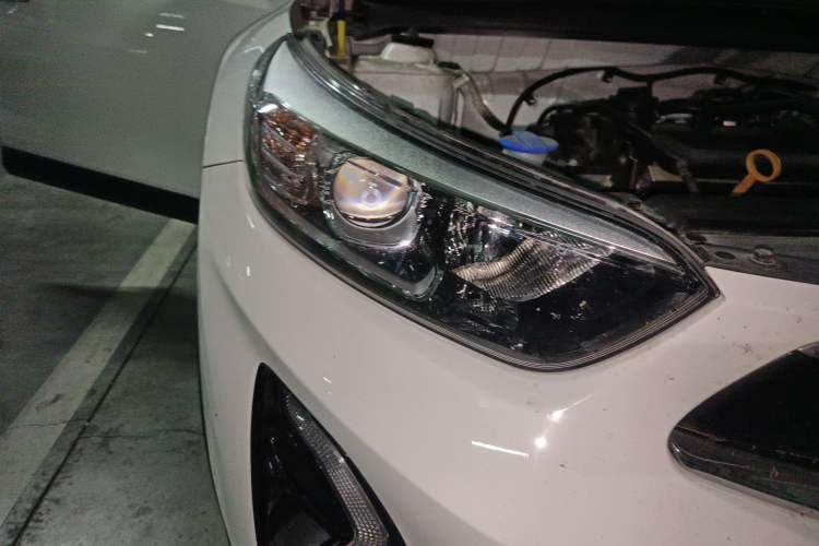 Used Kia kx1 Stonic 2019 1.4L Automatic Fun Edition China VI Right Front Headlight