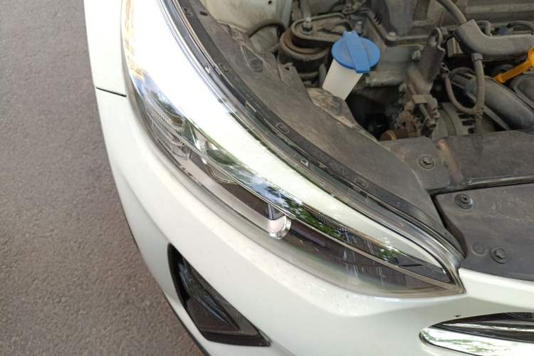 Used Kia kx1 Stonic 2019 1.4L Automatic Fun Edition China VI Right Front Headlight