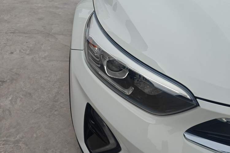 Used Kia kx1 Stonic 2019 1.4L Automatic Sport Edition China VI Right Front Headlight