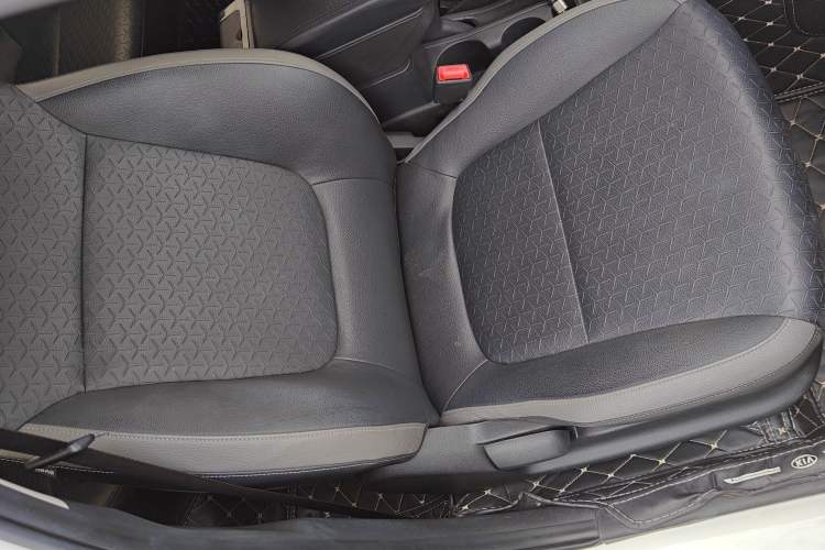Used Kia kx1 Stonic 2019 1.4L Automatic Fun Edition China V Standard Right Front Seat