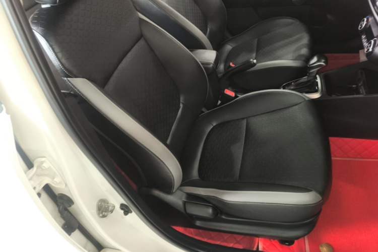Used Kia kx1 Stonic 2019 1.4L Automatic Sport Edition China VI Right Front Seat
