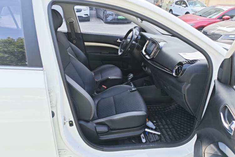 Used Kia kx1 Stonic 2019 1.4L Automatic Sport Edition China VI Right Front Seat
