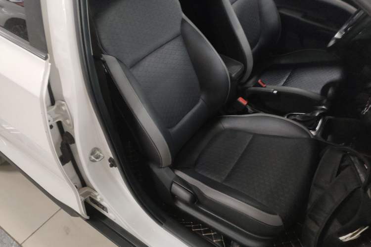 Used Kia kx1 Stonic 2019 1.4L Automatic Fun Edition China V Standard Right Front Seat