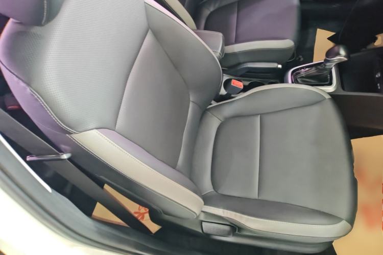 Used Kia kx1 Stonic 2019 1.4L Automatic Sport Edition China VI Right Front Seat