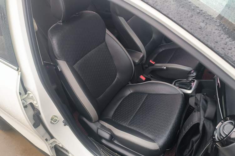 Used Kia kx1 Stonic 2019 1.4L Automatic Fun Edition China V Standard Right Front Seat