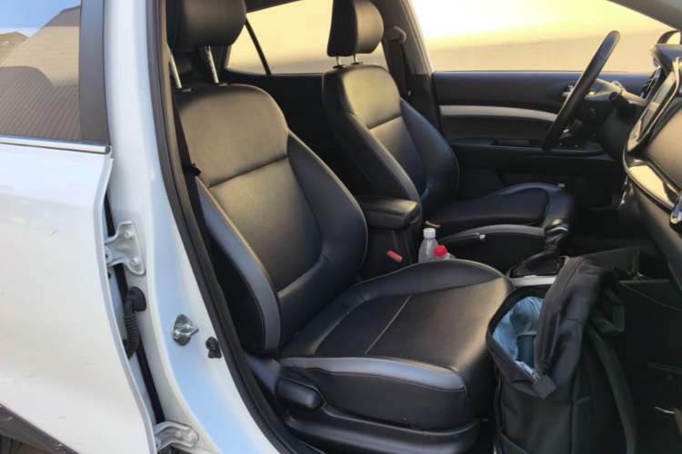 Used Kia kx1 Stonic 2019 1.4L Automatic Fun Edition China VI Right Front Seat