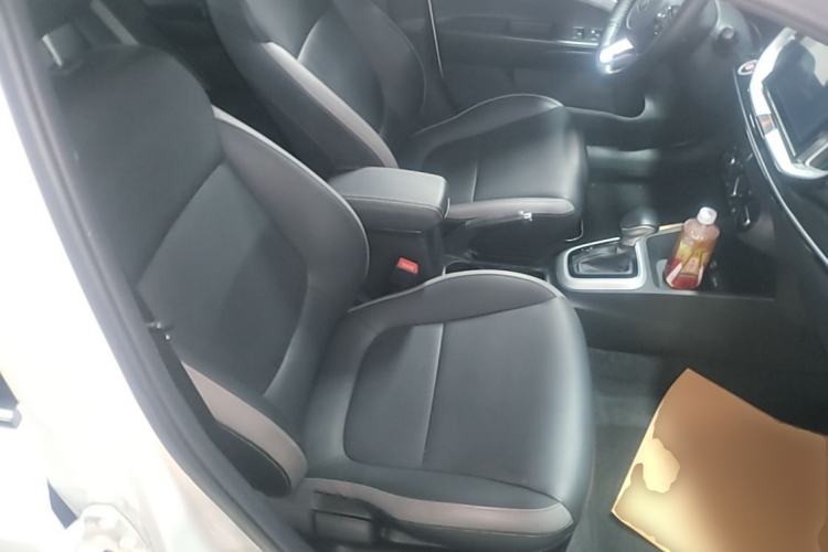 Used Kia kx1 Stonic 2019 1.4L Automatic Fun Edition China VI Right Front Seat