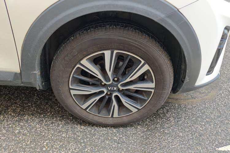 Used Kia kx1 Stonic 2019 1.4L Automatic Fun Edition China VI Right Front Wheel Hub