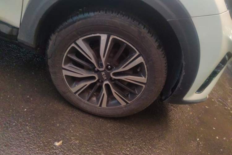 Used Kia kx1 Stonic 2019 1.4L Automatic Fun Edition China VI Right Front Wheel Hub