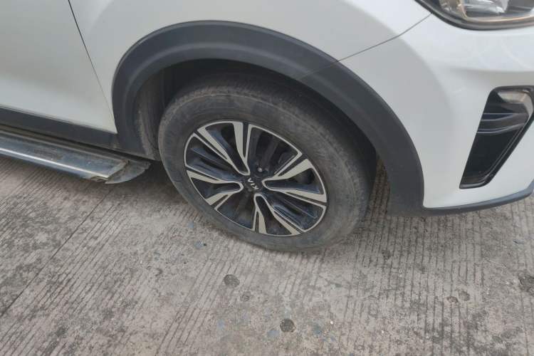 Used Kia kx1 Stonic 2019 1.4L Automatic Fun Edition China VI Right Front Wheel Hub