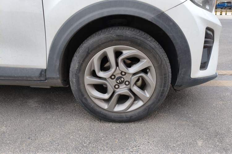 Used Kia kx1 Stonic 2019 1.4L Automatic Fun Edition China V Standard Right Front Wheel Hub
