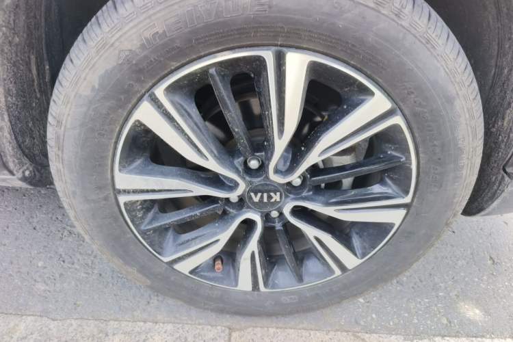 Used Kia kx1 Stonic 2019 1.4L Automatic Fun Edition China VI Right Front Wheel Hub