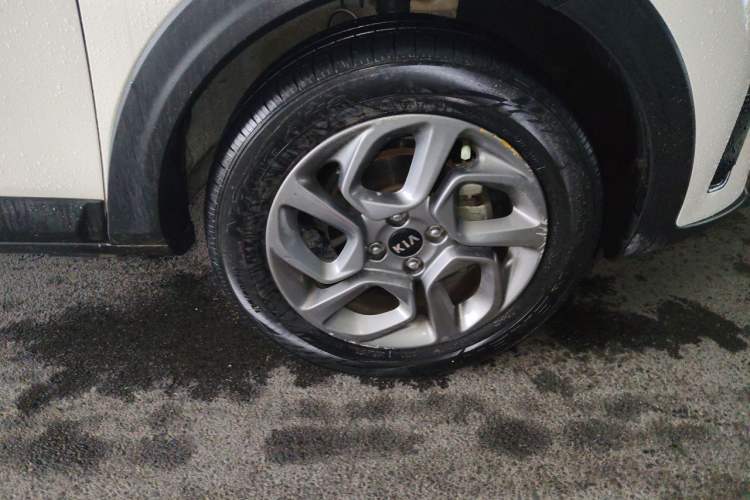 Used Kia kx1 Stonic 2019 1.4L Automatic Fun Edition China V Standard Right Front Wheel Hub