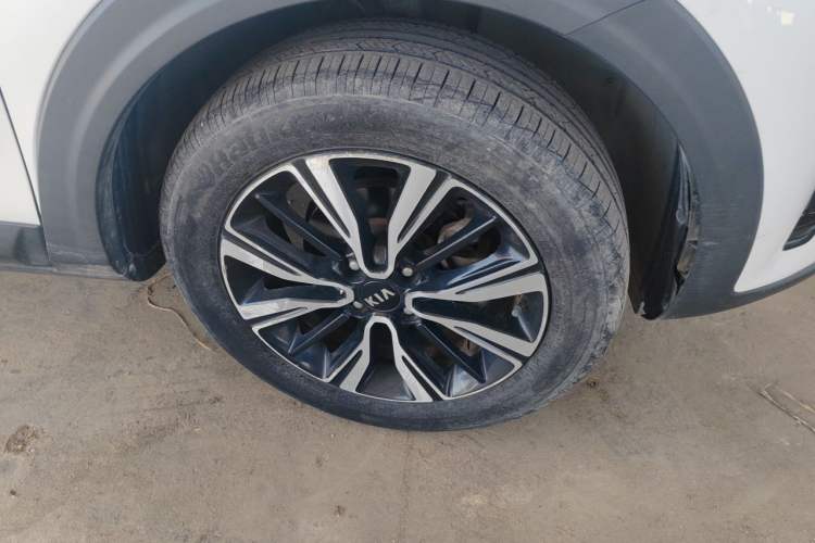 Used Kia kx1 Stonic 2019 1.4L Automatic Fashion Edition China VI Right Front Wheel Hub