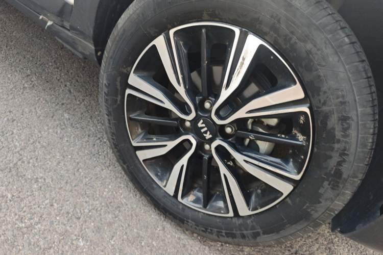 Used Kia kx1 Stonic 2019 1.4L Automatic Fun Edition China VI Right Front Wheel Hub