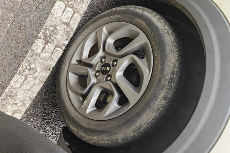 Used Kia kx1 Stonic 2019 1.4L Automatic Fun Edition China V Standard Right Front Wheel Hub