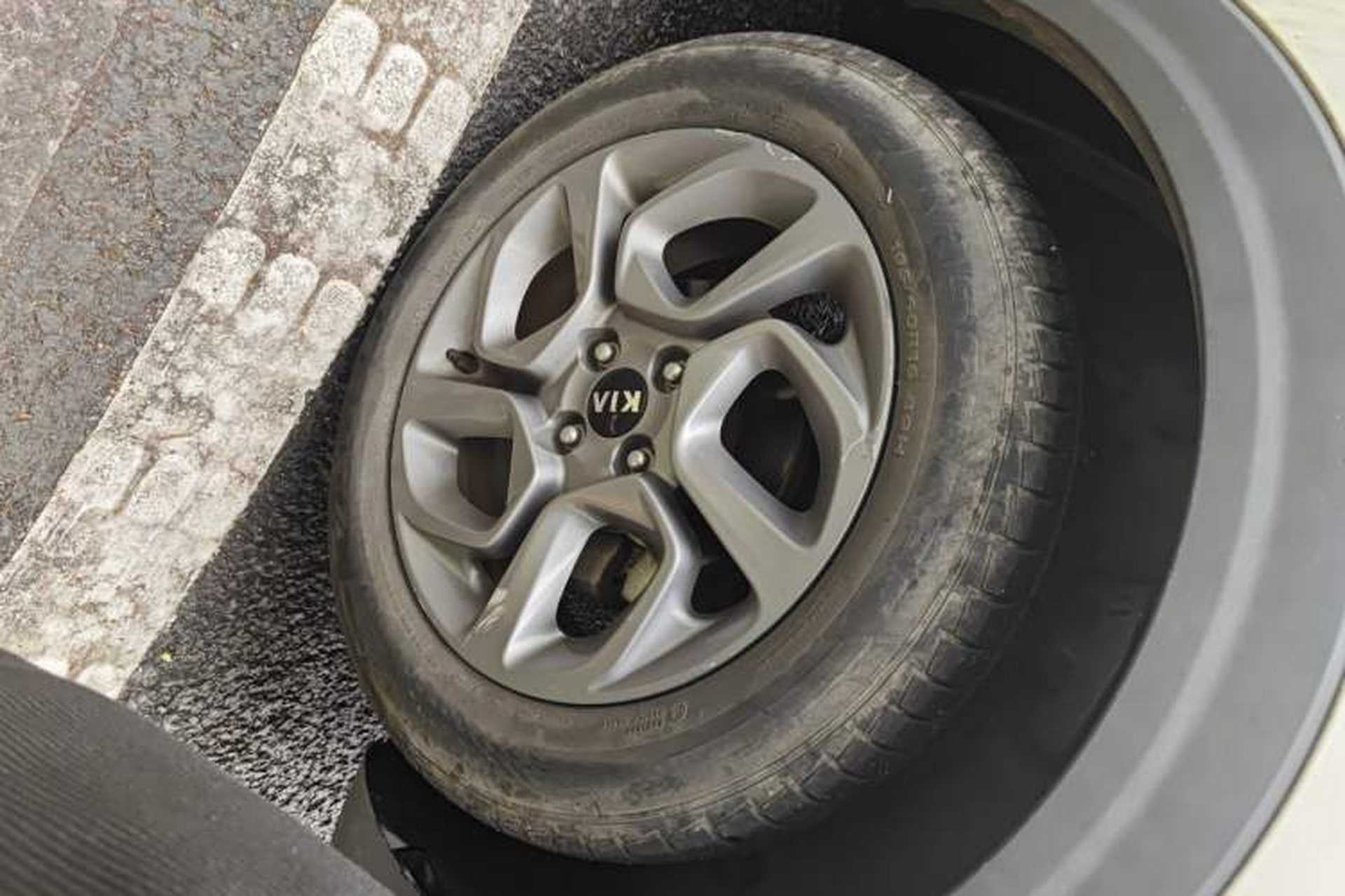 Used Kia kx1 Stonic 2019 1.4L Automatic Fun Edition China V Standard Right Front Wheel Hub