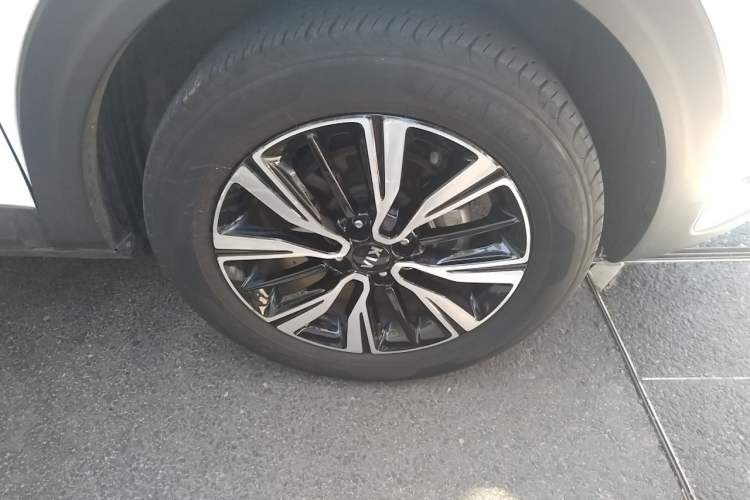 Used Kia kx1 Stonic 2019 1.4L Automatic Fun Edition China VI Right Front Wheel Hub