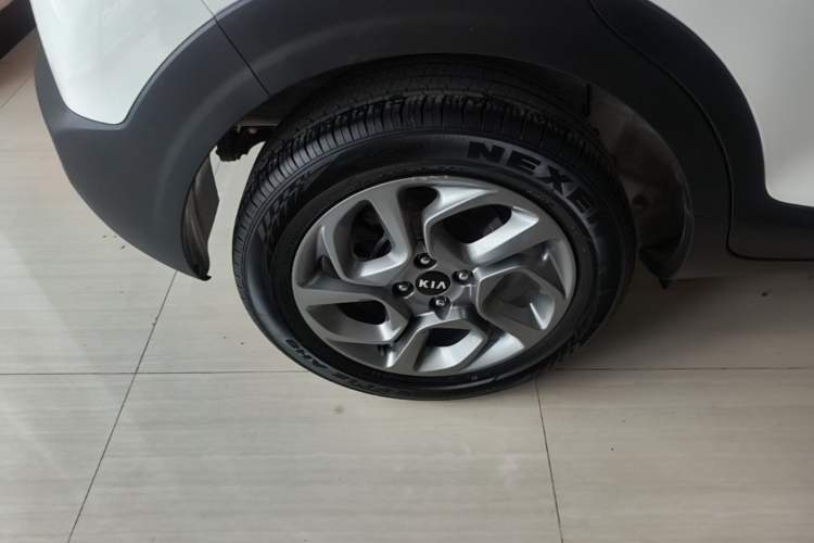 Used Kia kx1 Stonic 2019 1.4L Automatic Sport Edition China VI Right Rear Wheel Hub