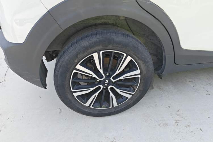 Used Kia kx1 Stonic 2019 1.4L Automatic Sport Edition China VI Right Rear Wheel Hub