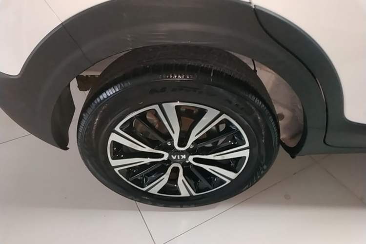 Used Kia kx1 Stonic 2019 1.4L Automatic Sport Edition China VI Right Rear Wheel Hub
