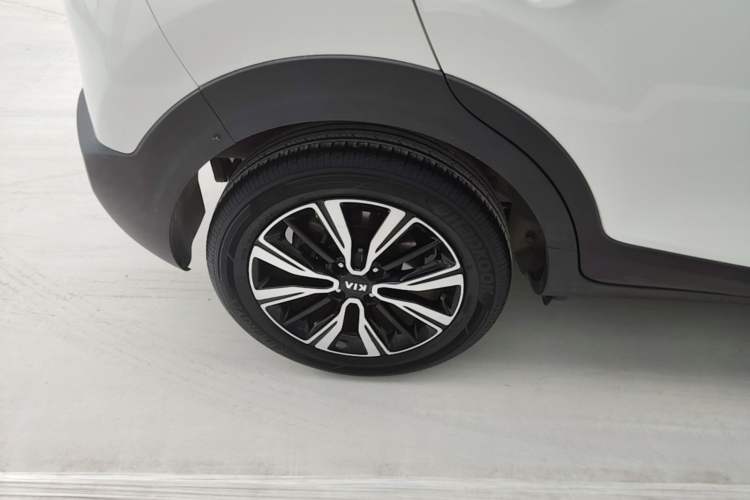 Used Kia kx1 Stonic 2019 1.4L Automatic Sport Edition China VI Right Rear Wheel Hub