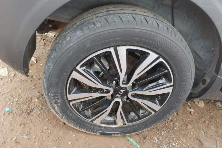 Used Kia kx1 Stonic 2019 1.4L Automatic Fun Edition China VI Right Rear Wheel Hub