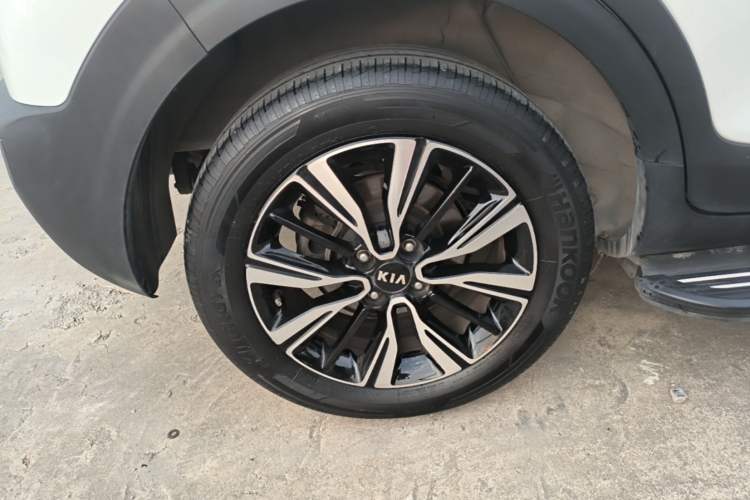 Used Kia kx1 Stonic 2019 1.4L Automatic Fun Edition China VI Right Rear Wheel Hub