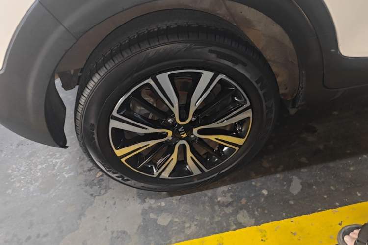 Used Kia kx1 Stonic 2019 1.4L Manual Fun Edition China VI Standard Right Rear Wheel Hub
