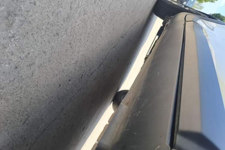 Used Kia kx1 Stonic 2019 1.4L Automatic Sport Edition China VI Right Side Sill