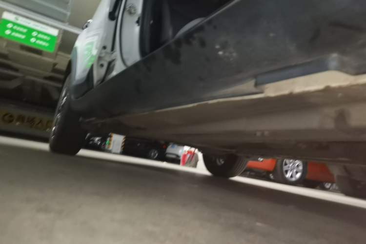 Used Kia kx1 Stonic 2019 1.4L Automatic Fun Edition China VI Right Side Sill