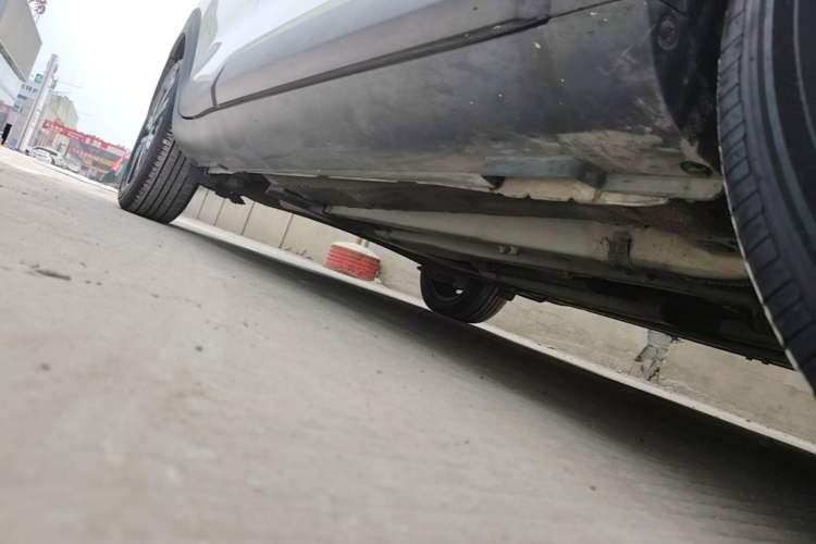 Used Kia kx1 Stonic 2019 1.4L Automatic Sport Edition China VI Right Side Sill