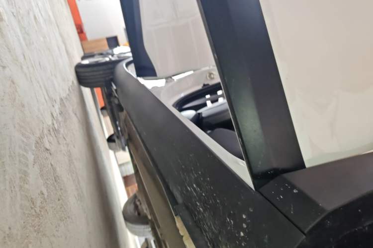 Used Kia kx1 Stonic 2019 1.4L Automatic Sport Edition China VI Right Side Sill