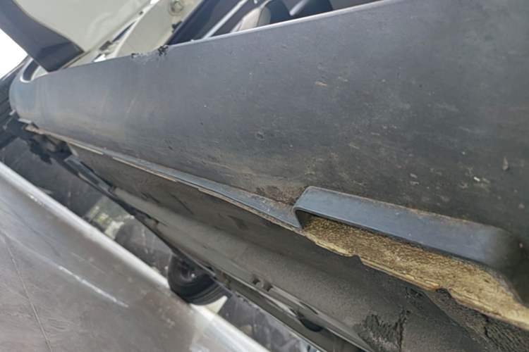 Used Kia kx1 Stonic 2019 1.4L Automatic Sport Edition China VI Right Side Sill