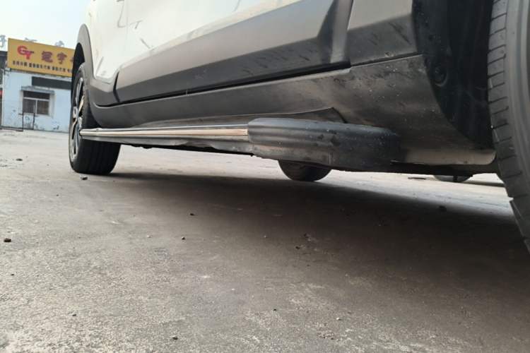 Used Kia kx1 Stonic 2019 1.4L Automatic Fun Edition China VI Right Side Sill