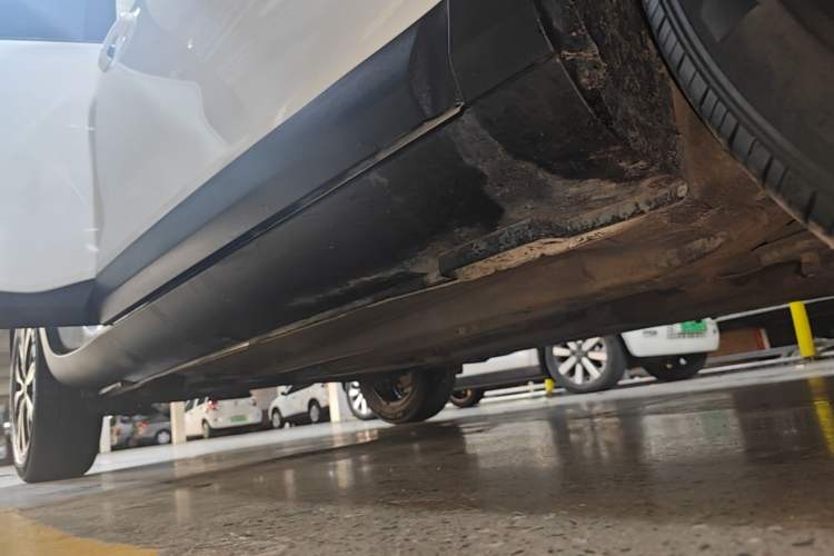 Used Kia kx1 Stonic 2019 1.4L Manual Fun Edition China VI Standard Right Side Sill