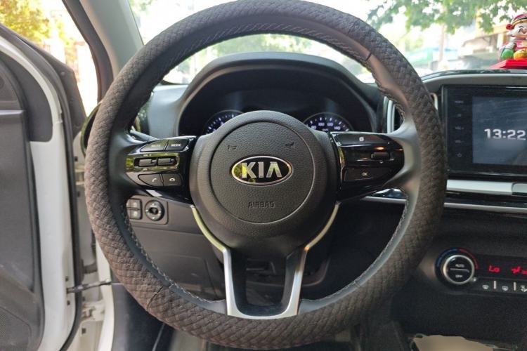 Used Kia kx1 Stonic 2019 1.4L Automatic Fun Edition China VI Steering Wheel