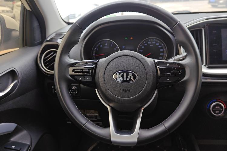 Used Kia kx1 Stonic 2019 1.4L Automatic Fun Edition China V Standard Steering Wheel