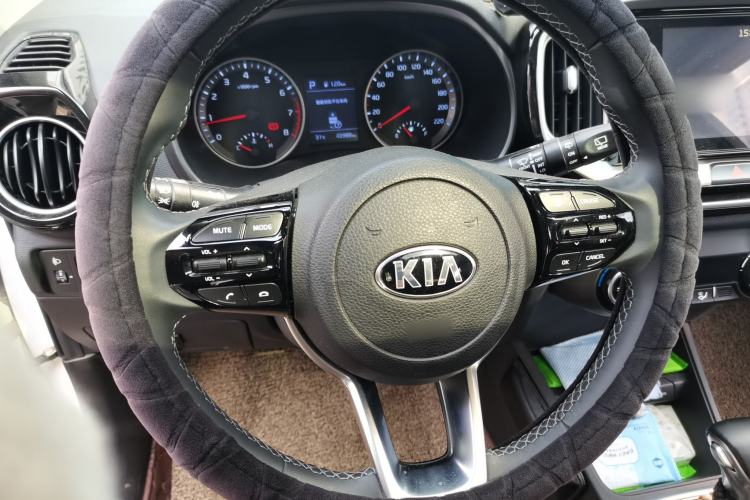 Used Kia kx1 Stonic 2019 1.4L Automatic Sport Edition China VI Steering Wheel