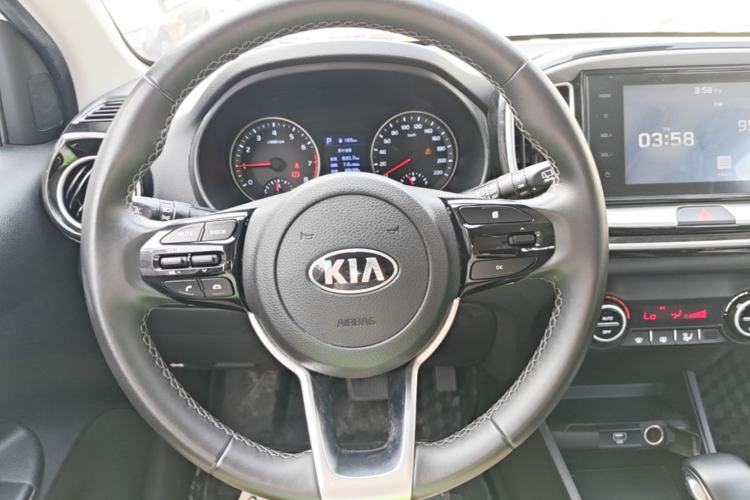 Used Kia kx1 Stonic 2019 1.4L Automatic Sport Edition China VI Steering Wheel
