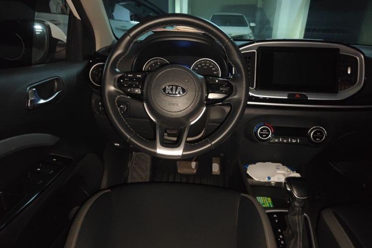 Used Kia kx1 Stonic 2019 1.4L Automatic Fun Edition China VI Steering Wheel